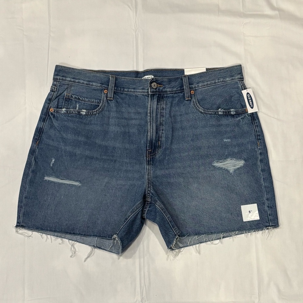 Old Navy High Waisted Slouchy Straight Distressed Denim Jean Shorts Size 16 NWT